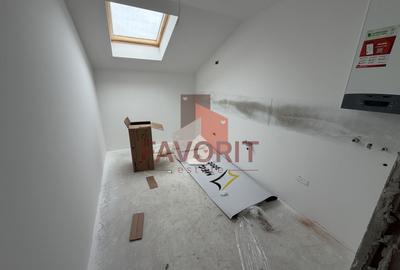 Decomandat. Zona Buziasului. Parcare in curte. - 12