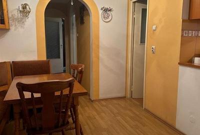 Apartament 3 camere decomandat si balcon Vasile Aaron - 8
