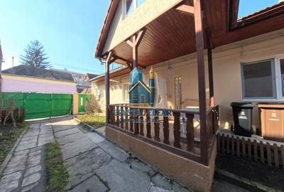 Două case în curte comună, 6 camere + 385 teren - zona semicentrală - 19