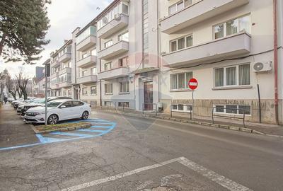 Apartament cu 3 camere decomandat în Centrul Civic