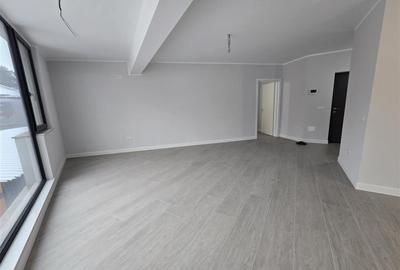 Apartament cu 3 camere semidecomandat în George Enescu