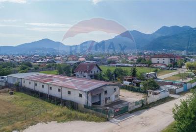 Spațiu industrial, de 794 mp, în Periferie