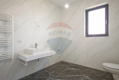 Casă  cu 5 camere de vânzare, Hălchiu - 6