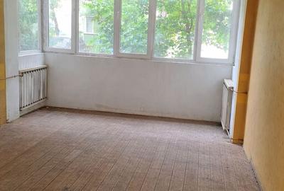 Apartament cu 4 camere decomandat în Aviației