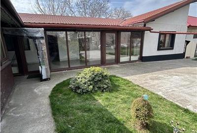 Proprietate 4 camere, 4 bai, teren 555 mp, Eforie Sud - 1