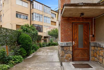Apartament spațios de vânzare în zonă selectă -Strada Mozart - 23