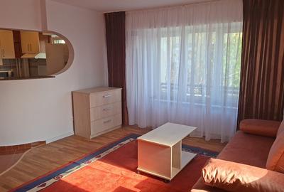 Garsonieră decomandată în Unirii