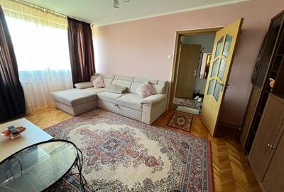 Apartament cu 3 camere semidecomandat, mobilat în Iancului