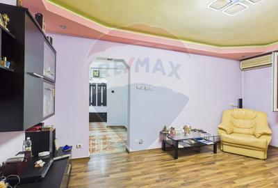 Apartament cu 3 camere de vanzare in zona 1 Decembrie 1918 - 10