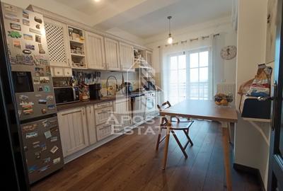 Apartament 3 camere pe doua nivele, 2 bai,  zona Ronat! - 1