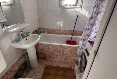 De vanzare apartament 3 camere 2 bai zona Crangasi - 9