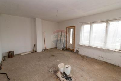 Vila cu 7 camere de vanzare in zona Centrala Aleea Grivitei Roman - 8
