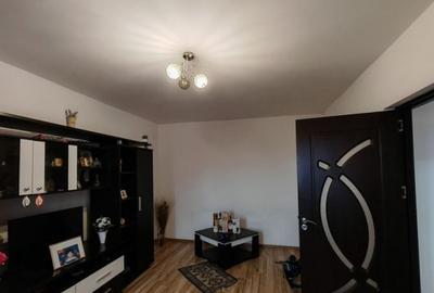 Apartament cu 2 camere decomandat, mobilat în Basarabia