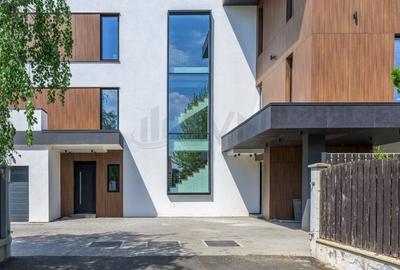 REV2004888 Vila deosebita I Erou Iancu Nicolae - 25