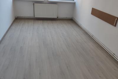 Ciucas--Spatiu birouri 260 mp compartimentat ,parcare ,liber - 7