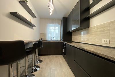 Apartament cu 3 camere decomandat, mobilat în Tractorul