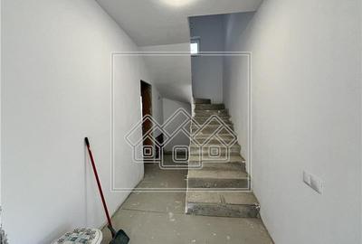 Casa de vanzare in Sibiu - noua, individuala, teren 335 mp - zona buna - 14