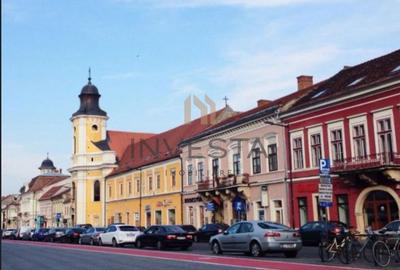 Apartament cu 3 camere semidecomandat, mobilat în Ultracentral