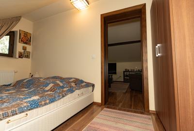 Vila cu PISCINA acoperită, zona centrala în Periș - 30