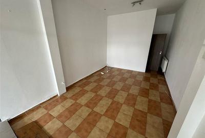 Sp comercial Teatru intersectie, zona 0, vitrina, 22 mp, pe colt - 5