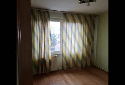 Apartament 4 camere, str. Lacurilor in Noua, decomandat, etaj 2/4, balcon, liber - 3