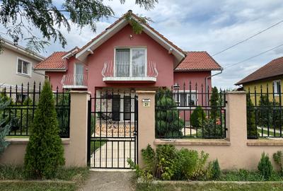 Casă individuală cu 5 camere în Moșnița Nouă