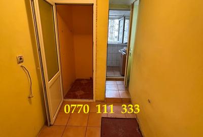 - Garsoniera decomandata 35mp, zona Viziru 1 Parter cu balcon - 1