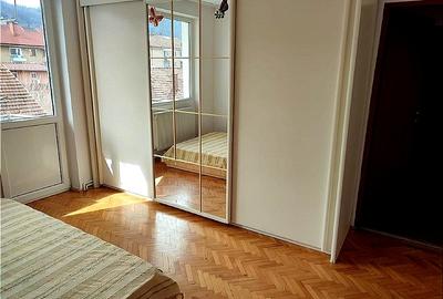 Direct de la proprietar vand apartament 2 camere, Lunca, Universitate - 16