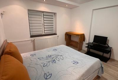 Apartament cu 3 camere decomandat în Drumul Taberei