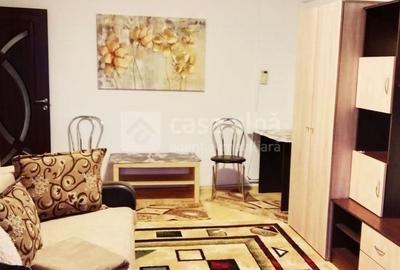 Apartament cu 2 camere decomandat, mobilat în Central