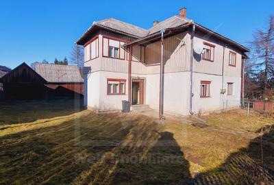 Casa tip duplex cu gradina si anexe, plus teren, 800 mp, Belis - 1