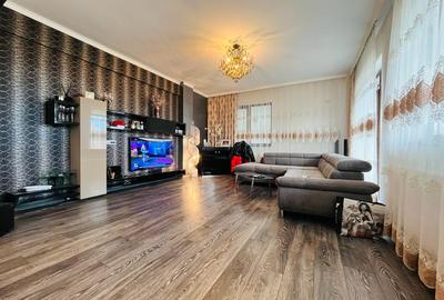 Casă cu 4 camere în Palazu Mare