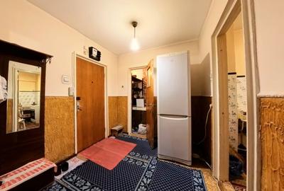 Apartament cu 3 camere semidecomandat, mobilat în Militari