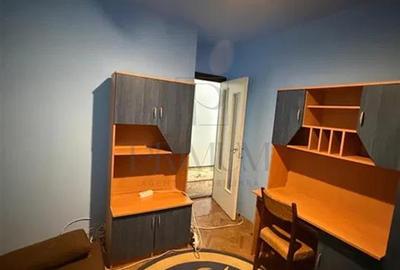 Apartament cu 3 camere decomandat în Dâmbovița