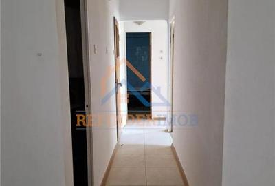 Apartament de vanzare cu 3 camere, zona Mihai Bravu - Mall Vitan - 2