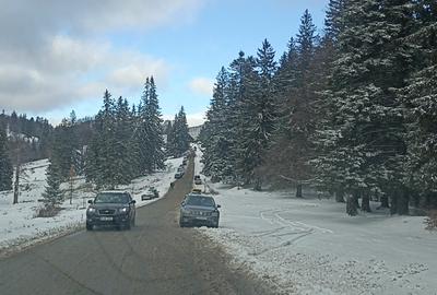 Vanzare teren 900 mp/25 ml toate utilitatile, Predeal laga Cabana Trei Brazi - 11