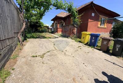 Teren 650 mp,  cu casa modesta, zona Blv Nicolae Romanescu - 3