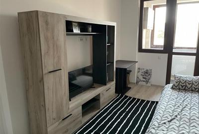 Garsonieră de închiriat - zonă centrală, aproape de Palas Ma - 1