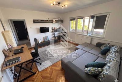 Apartament cu 2 camere semidecomandat, mobilat în Girocului