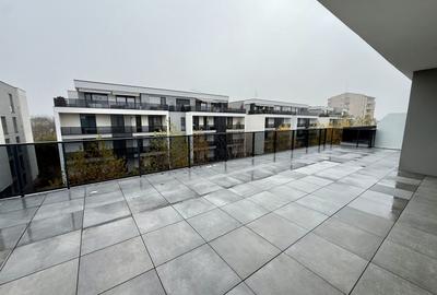 Apartament cu 4 camere în Iancu Nicolae