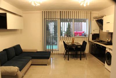 Apartament cu 3 camere semidecomandat, mobilat în Florești