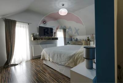 Apartament cu 3 camere de vânzare - 19