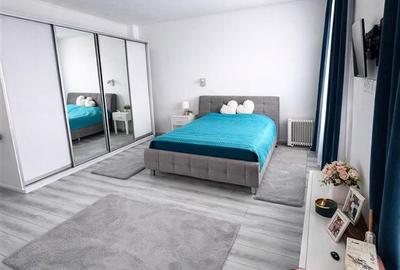 Casa in apreciabil potential,cu terase, curte,gradina echipata,2 pivnite,Str. Ro - 6