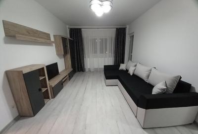 Apartament cu 2 camere semidecomandat, mobilat în Vatra Luminoasă