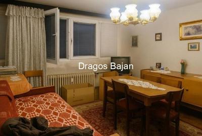 Sala Palatului // vedere spate // balcon - 1