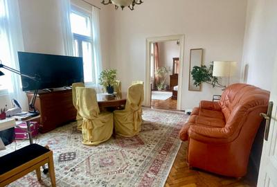 Apartament cu 3 camere semidecomandat în Central