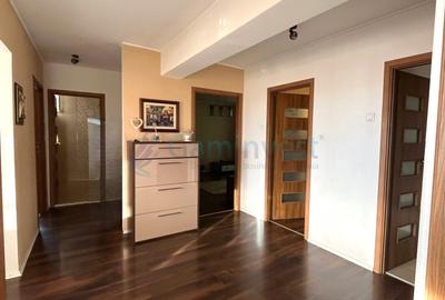 Apartament de vanzare in Oradea cu 4 camere, Splaiul Crișanei - 2