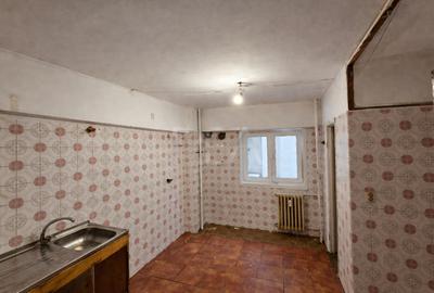 4 camere Dorobanti decomandat, et. 3, an 1980, metrou, 97 mp - 2