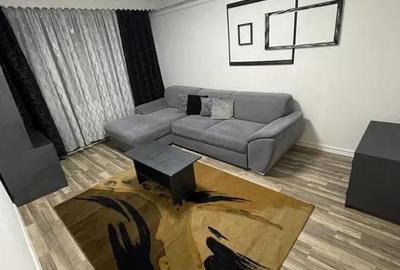 Apartament cu 3 camere decomandat în Podu Roș