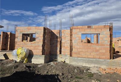 Duplex separat prin dressing - 140 m2 utili - toate utilitatile - 6